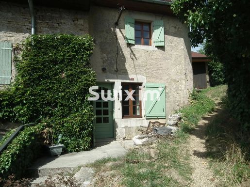 Maison 8 pièces 228 m² · à Domblans · 228 m² · 369 000 €