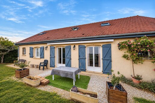 Maison 8 pièces 136 m² · à Givry · 136 m² · 310 000 €