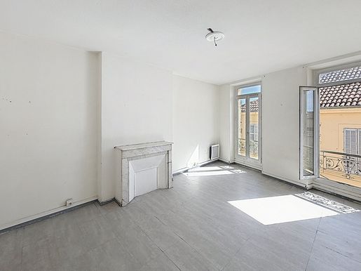 Appartement 4 pièces 87 m² · à Toulon · 87 m² · 160 000 €