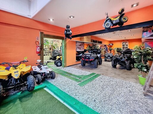 Local commercial 230 m² · à Cuers · 230 m² · 39 900 €