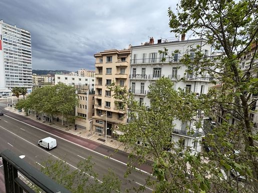 Appartement 5 pièces 61 m² · à Toulon · 61 m² · 223 900 €