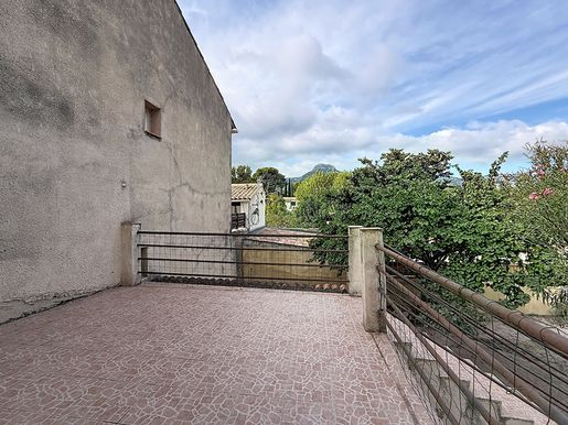 Maison 5 pièces 96 m² · à Aubagne · 96 m² · 380 000 €