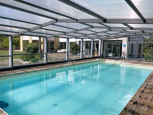 Maison 12 pièces 280 m² · à La Cadière-d'Azur · 280 m² · 1 800 000 €