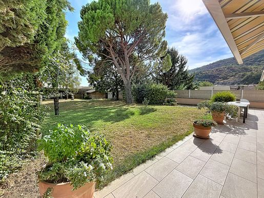 Maison 6 pièces 171 m² · au Pouzin · 171 m² · 332 000 €
