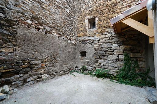 Maison 5 pièces 108 m² · à Cascastel-des-Corbières · 108 m² · 170 000 €