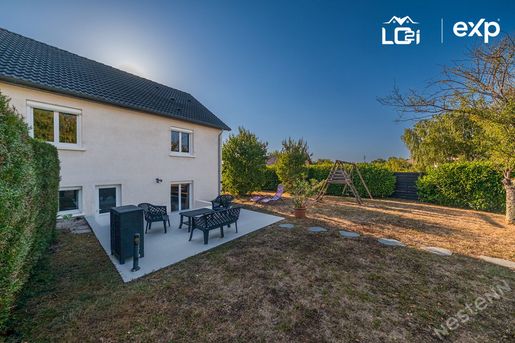 Maison 7 pièces 156 m² · à Saint-Germain-du-Plain · 156 m² · 299 000 €
