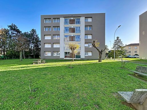 Appartement 3 pièces 70 m² · à Montélimar · 70 m² · 94 000 €