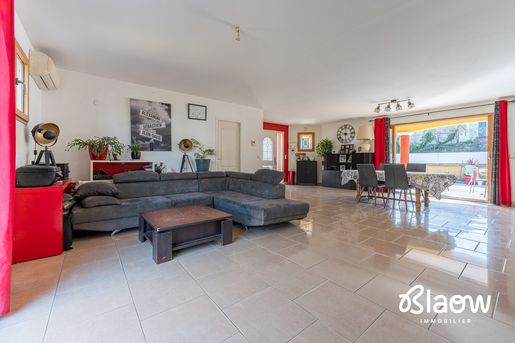 Maison 5 pièces 123 m² · à Décines-Charpieu · 123 m² · 479 000 €