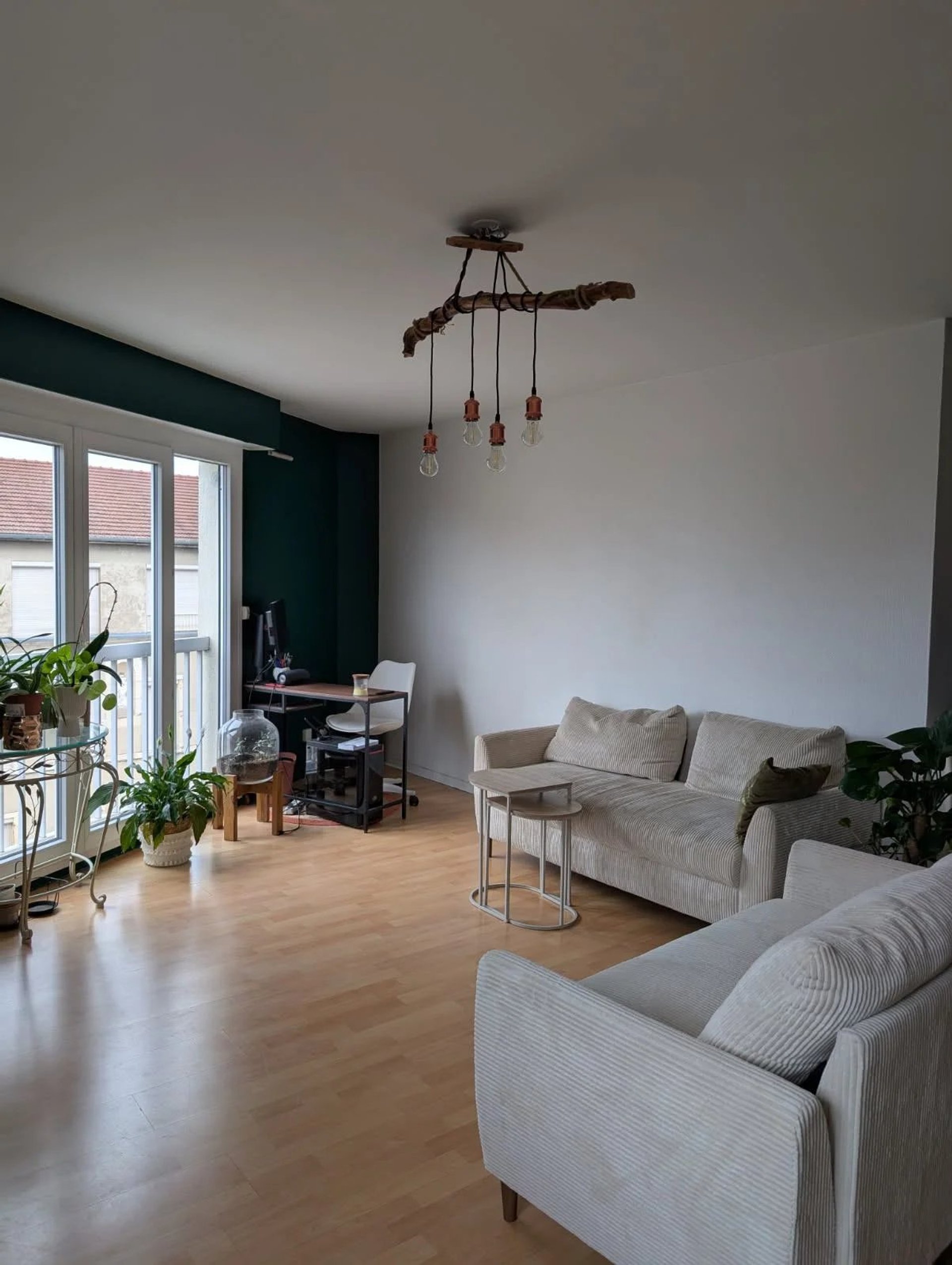 Three-room flat on the top floor with lift in the city centre