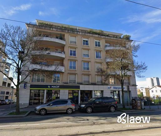 Parking 12 m² · à Bron · 12 m² · 15 900 €