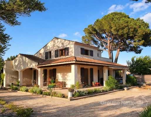 Maison 7 pièces 163 m² · à Bagnols-sur-Cèze · 163 m² · 318 000 €