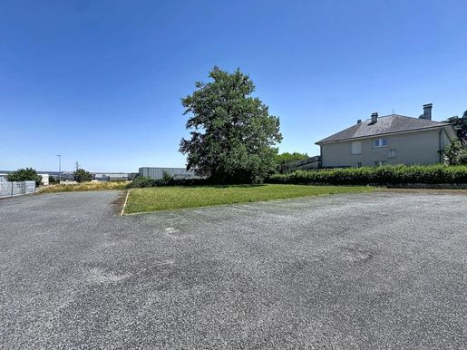 Local commercial 529 m² · à Luc-la-Primaube · 529 m² · 798 000 €