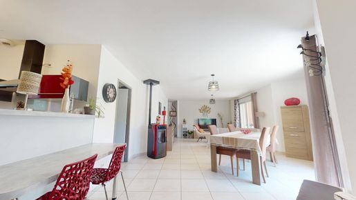 Maison 4 pièces 93 m² · à Laissac-Sévérac l'Église · 93 m² · 230 000 €