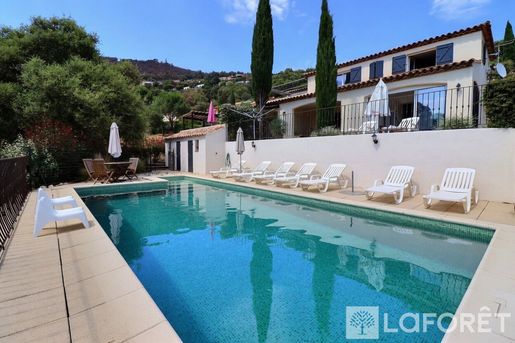 Maison 11 pièces 194 m² · à La Londe-les-Maures · 194 m² · 1 190 000 €