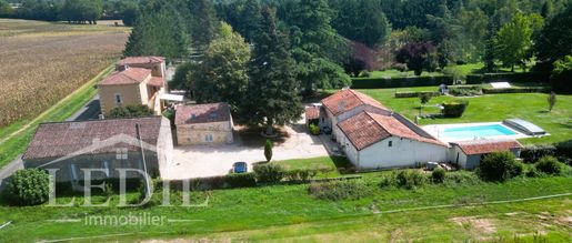 Maison 12 pièces 381 m² · à Fumel · 381 m² · 611 500 €