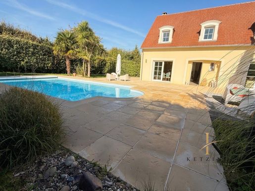 Maison 5 pièces 183 m² · à Moulins-en-Bessin · 183 m² · 545 000 €