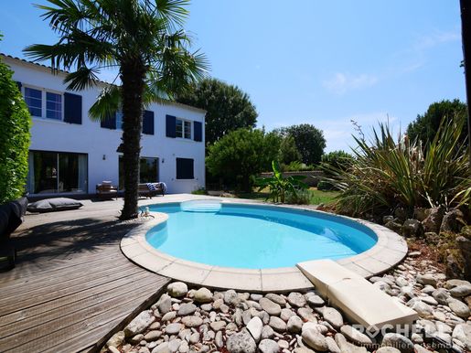 Maison 7 pièces 165 m² · à Périgny · 165 m² · 630 000 €