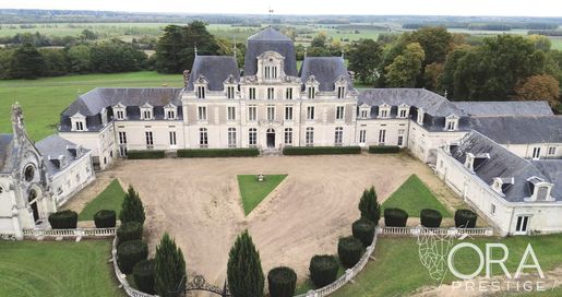 Maison 1600 m² · à Soulaire-Et-Bourg · 1 600 m² · 2 190 000 €