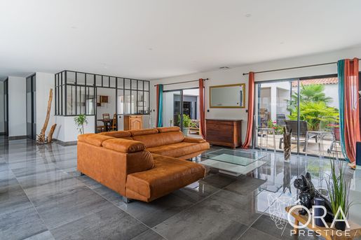Maison 5 pièces 223 m² · à Angoulins · 223 m² · 1 155 000 €