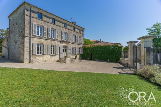 Maison 8 pièces 309 m² · à Thors · 309 m² · 679 000 €
