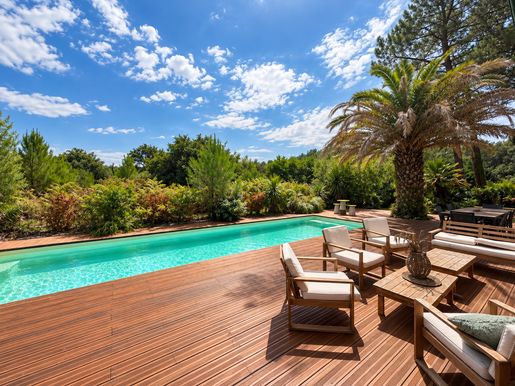 Maison 7 pièces 260 m² · à Soustons · 260 m² · 678 000 €