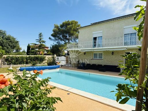 Maison 8 pièces 210 m² · à L'Isle-sur-la-Sorgue · 210 m² · 549 000 €