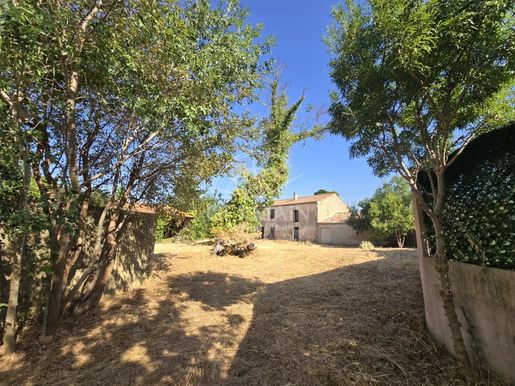 Maison 10 pièces 250 m² · à L'Isle-sur-la-Sorgue · 250 m² · 493 000 €