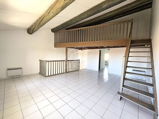 Appartement 2 pièces 65 m² · à L'Isle-sur-la-Sorgue · 65 m² · 213 000 €