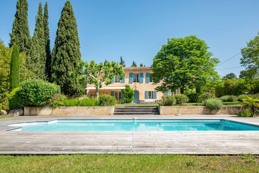 Maison 10 pièces 340 m² · à Aix-en-Provence · 340 m² · 2 190 000 €