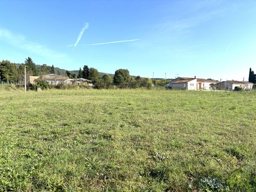 Terrain 2000 m² · à Tavernes · 185 000 €