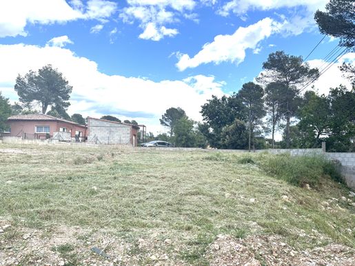 118 €/m² · à Fox-Amphoux · 116 000 €