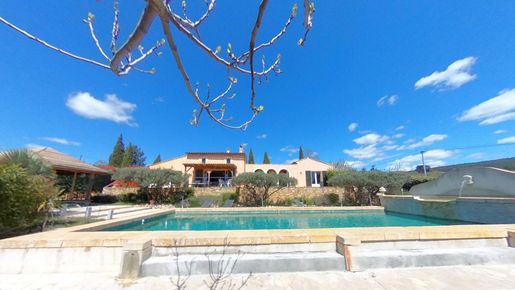 Maison 7 pièces 173 m² · à Aups · 173 m² · 655 000 €