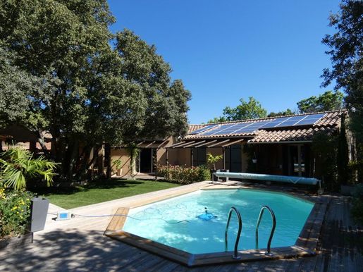 Maison 6 pièces 180 m² · à Régusse · 180 m² · 499 900 €
