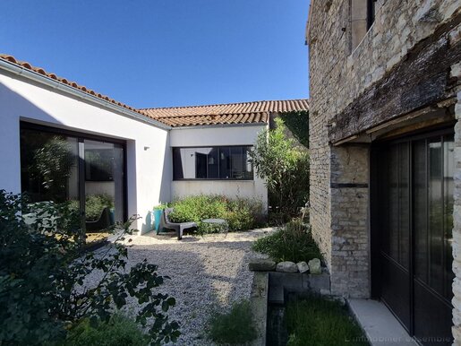 Maison 5 pièces 152 m² · à Saint-Sauveur-d'Aunis · 152 m² · 479 000 €