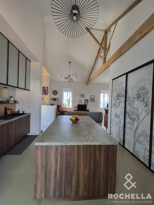 Maison 7 pièces 200 m² · à Marans · 200 m² · 360 000 €