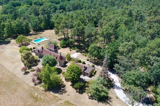 Maison 9 pièces 242 m² · à Eyraud-Crempse-Maurens · 242 m² · 630 000 €