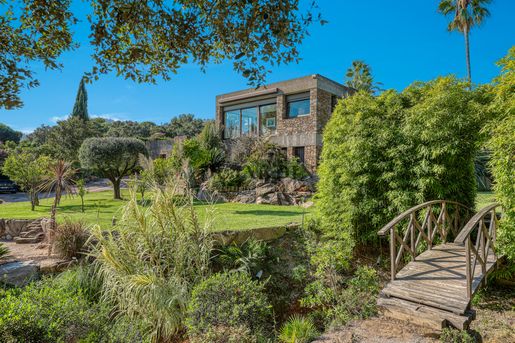 Maison 8 pièces 217 m² · à Bormes-les-Mimosas · 217 m² · 3 730 000 €