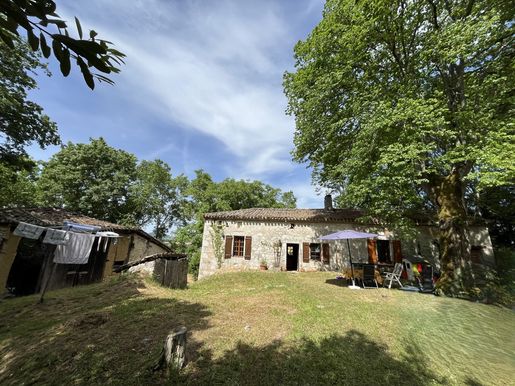 Maison 4 pièces 95 m² · à Valeilles · 95 m² · 130 000 €