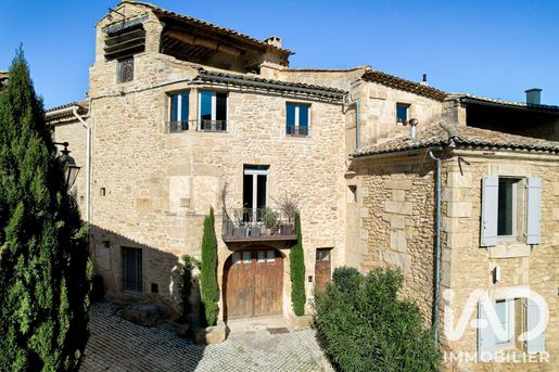 Maison 6 pièces 175 m² · à Castillon-du-Gard · 175 m² · 495 000 €