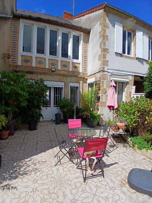 Maison 7 pièces 229 m² · à La Machine · 229 m² · 179 900 €