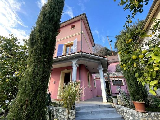 Maison 6 pièces 118 m² · à Nice · 118 m² · 832 000 €