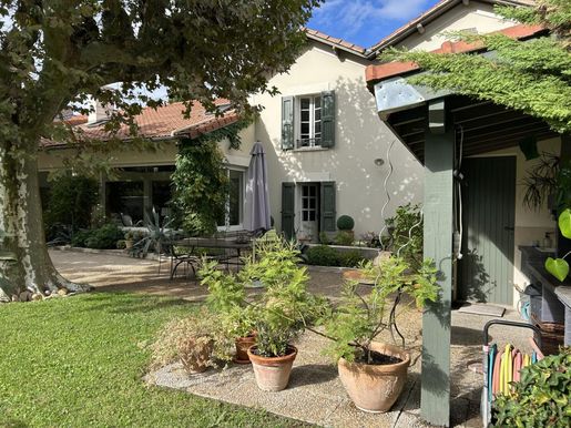 Maison 6 pièces 195 m² · à Avignon · 195 m² · 498 000 €