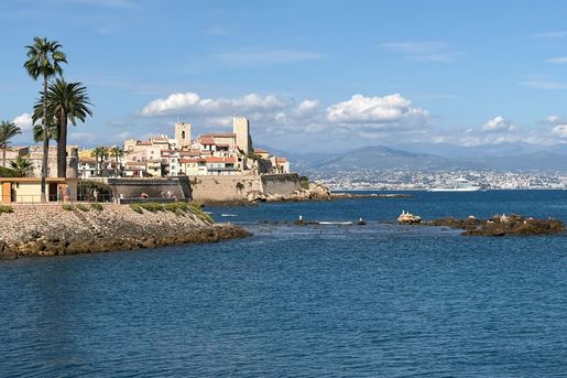 Appartement 2 pièces 46 m² · à Antibes · 46 m² · 309 000 €