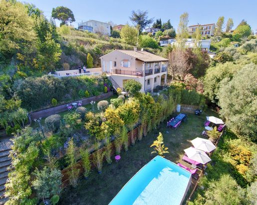 Maison 4 pièces 180 m² · à Saint-Laurent-du-Var · 180 m² · 749 000 €