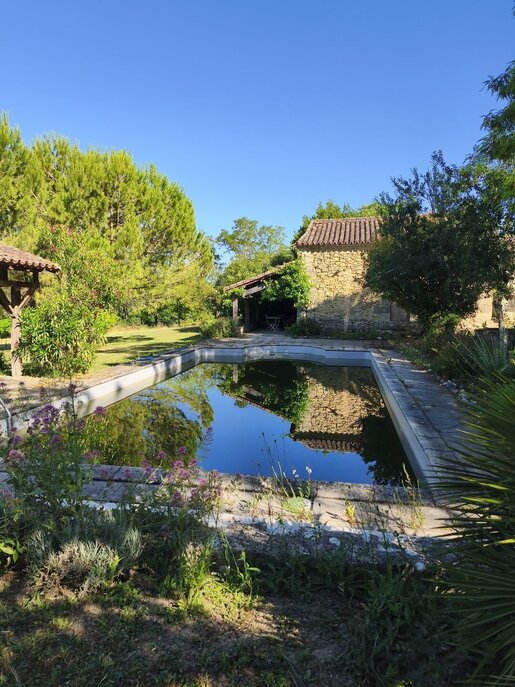Maison 11 pièces 260 m² · à Saint-Colomb-de-Lauzun · 260 m² · 374 400 €