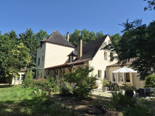 Maison 10 pièces 254 m² · à Pomport · 254 m² · 476 100 €