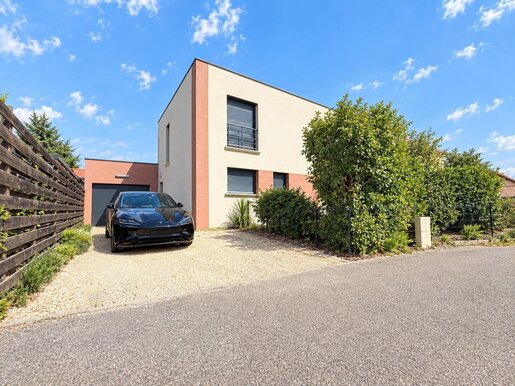 Maison 6 pièces 136 m² · à Neuville-sur-Saône · 136 m² · 648 000 €