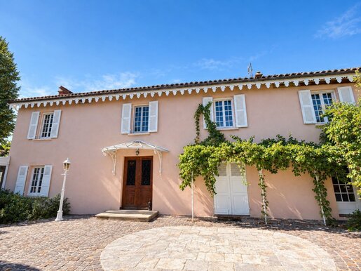 Maison 5 pièces 250 m² · à Taponas · 250 m² · 390 000 €