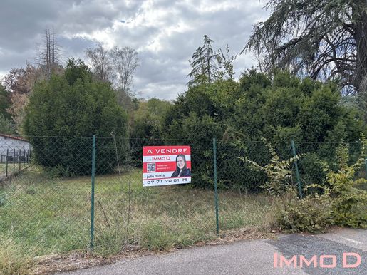 Terrain 1100 m² · à Thaon-les-Vosges · 70 000 €