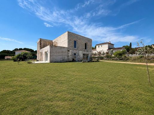 Maison 8 pièces 287 m² · à Grasse · 287 m² · 735 000 €
